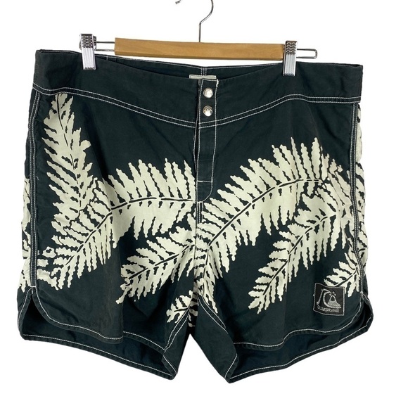 QUIKSILVER Black Palm Board Shorts Size 38 - Picture 1 of 9